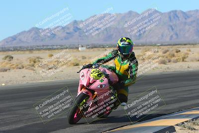 media/Jan-10-2025-CVMA Friday Practice (Fri) [[489e0da257]]/Group 4 and Trackday/Session 2 (Turn 4 Inside)/